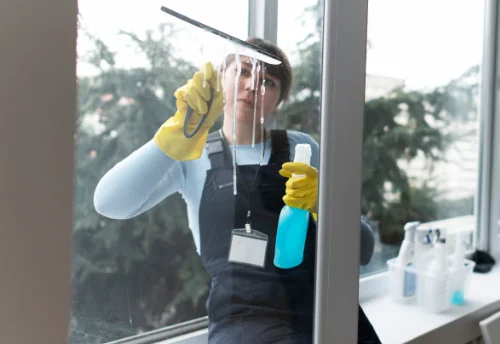 Nettoyage de vitres intérieures et extérieures à Bricquebec-en-Cotentin